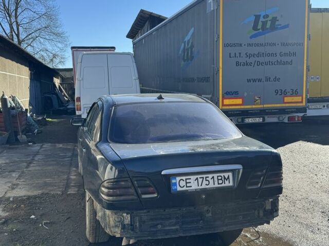 Синій Мерседес 220, об'ємом двигуна 2.2 л та пробігом 300 тис. км за 1650 $, фото 2 на Automoto.ua