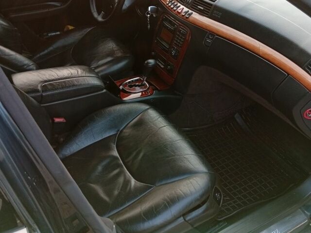 Синий Мерседес 220, объемом двигателя 3 л и пробегом 300 тыс. км за 2500 $, фото 5 на Automoto.ua