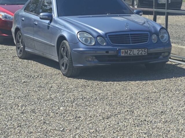 Синій Мерседес 220, об'ємом двигуна 2 л та пробігом 530 тис. км за 2150 $, фото 1 на Automoto.ua