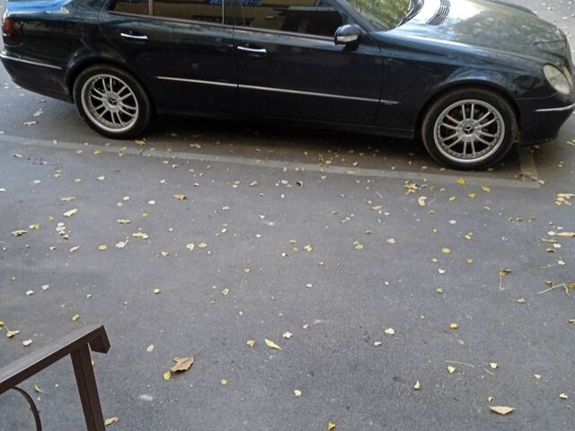 Синий Мерседес 220, объемом двигателя 2.1 л и пробегом 425 тыс. км за 6999 $, фото 6 на Automoto.ua