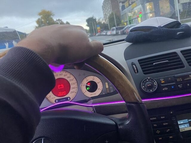 Синий Мерседес 220, объемом двигателя 2.1 л и пробегом 197 тыс. км за 11000 $, фото 5 на Automoto.ua