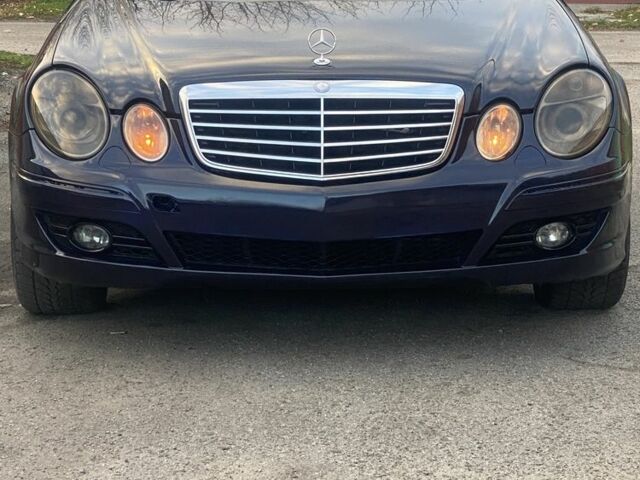 Синий Мерседес 220, объемом двигателя 2.1 л и пробегом 197 тыс. км за 11000 $, фото 1 на Automoto.ua