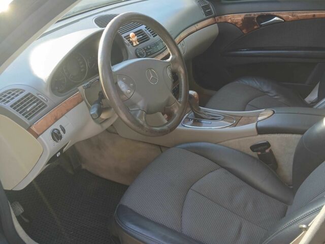 Синій Мерседес 220, об'ємом двигуна 2.1 л та пробігом 238 тис. км за 7200 $, фото 11 на Automoto.ua