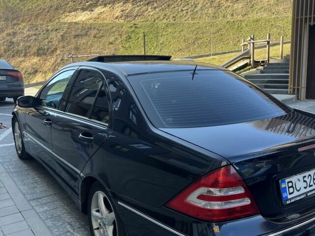 Синий Мерседес 220, объемом двигателя 2.1 л и пробегом 340 тыс. км за 5300 $, фото 3 на Automoto.ua