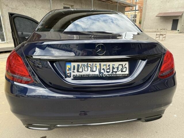 Синий Мерседес 220, объемом двигателя 2.2 л и пробегом 127 тыс. км за 23500 $, фото 3 на Automoto.ua