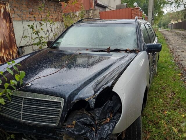 Синий Мерседес 220, объемом двигателя 0 л и пробегом 87 тыс. км за 475 $, фото 3 на Automoto.ua