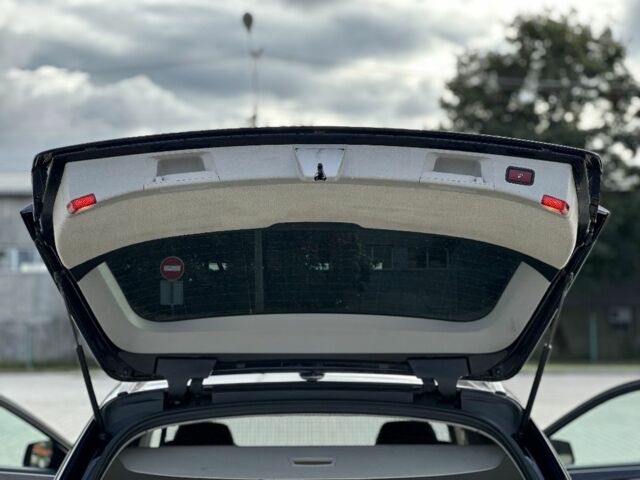 Синий Мерседес 220, объемом двигателя 2.1 л и пробегом 265 тыс. км за 10900 $, фото 12 на Automoto.ua