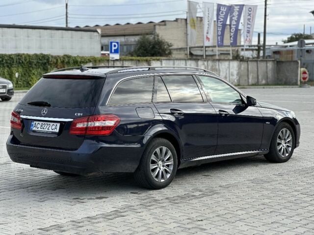 Синий Мерседес 220, объемом двигателя 2.1 л и пробегом 265 тыс. км за 10900 $, фото 4 на Automoto.ua