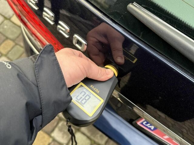 Синий Мерседес 220, объемом двигателя 2.1 л и пробегом 275 тыс. км за 12855 $, фото 10 на Automoto.ua