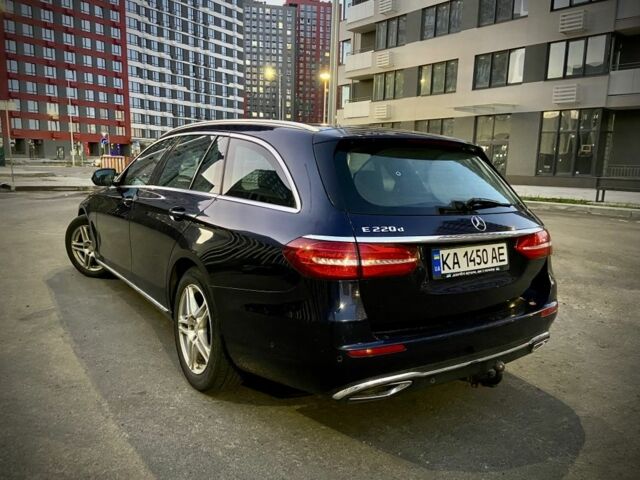 Синій Мерседес 220, об'ємом двигуна 2 л та пробігом 333 тис. км за 16990 $, фото 5 на Automoto.ua