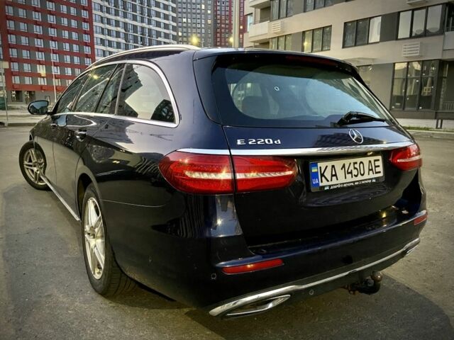 Синій Мерседес 220, об'ємом двигуна 2 л та пробігом 333 тис. км за 16990 $, фото 4 на Automoto.ua