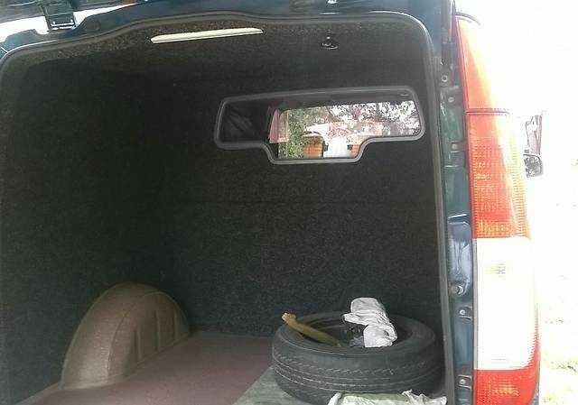 Зеленый Мерседес 220, объемом двигателя 2.2 л и пробегом 400 тыс. км за 11500 $, фото 4 на Automoto.ua