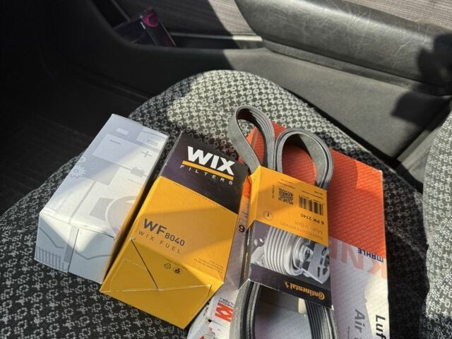 Зеленый Мерседес 220, объемом двигателя 2.2 л и пробегом 450 тыс. км за 1800 $, фото 7 на Automoto.ua