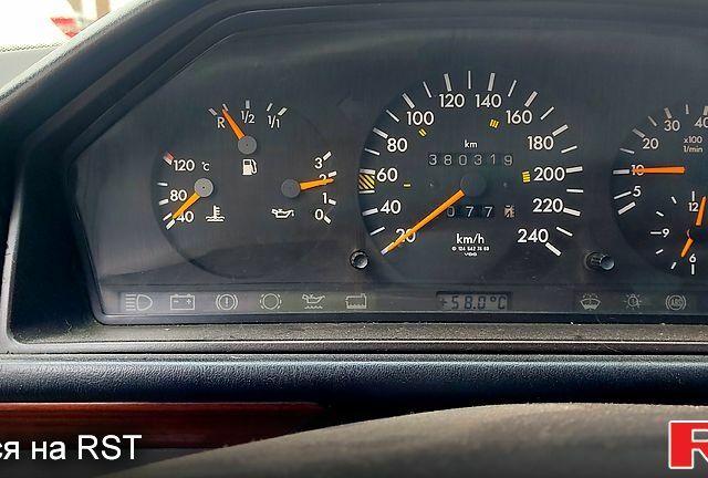 Зелений Мерседес 220, об'ємом двигуна 2.2 л та пробігом 380 тис. км за 2499 $, фото 11 на Automoto.ua