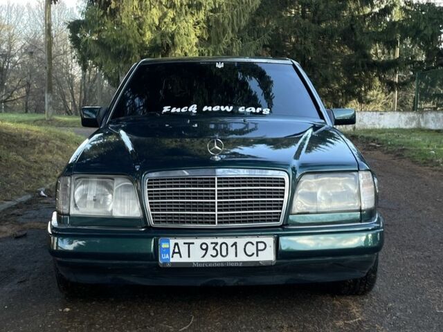 Зелений Мерседес 220, об'ємом двигуна 2.2 л та пробігом 419 тис. км за 2850 $, фото 1 на Automoto.ua