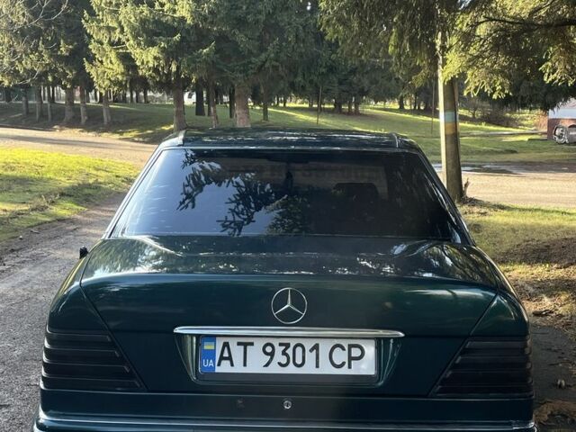 Зелений Мерседес 220, об'ємом двигуна 2.2 л та пробігом 419 тис. км за 2850 $, фото 8 на Automoto.ua