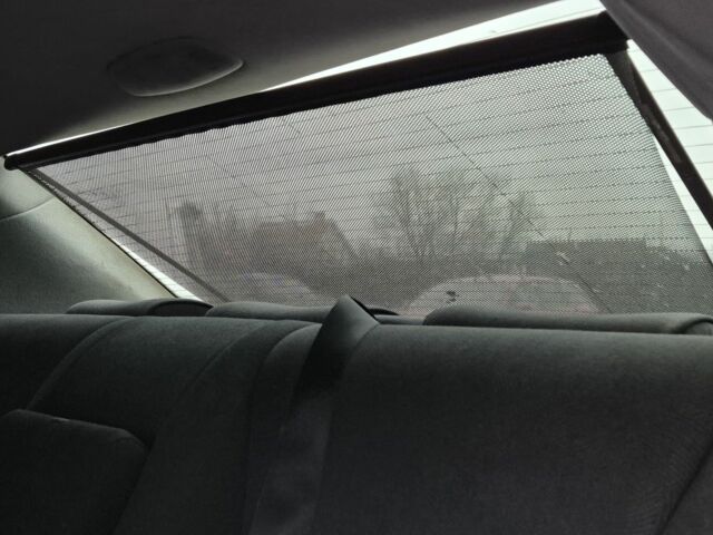 Зеленый Мерседес 220, объемом двигателя 2 л и пробегом 451 тыс. км за 2300 $, фото 3 на Automoto.ua