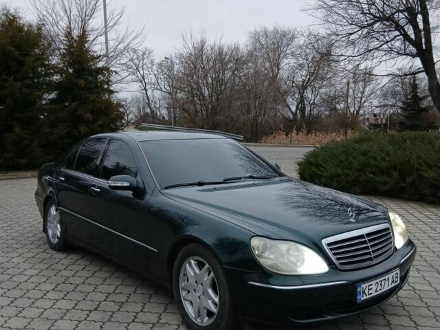 Зеленый Мерседес 220, объемом двигателя 3.5 л и пробегом 300 тыс. км за 6700 $, фото 1 на Automoto.ua