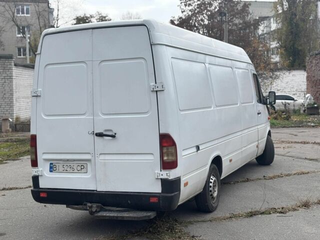 Білий Мерседес 230, об'ємом двигуна 2.1 л та пробігом 312 тис. км за 4900 $, фото 3 на Automoto.ua