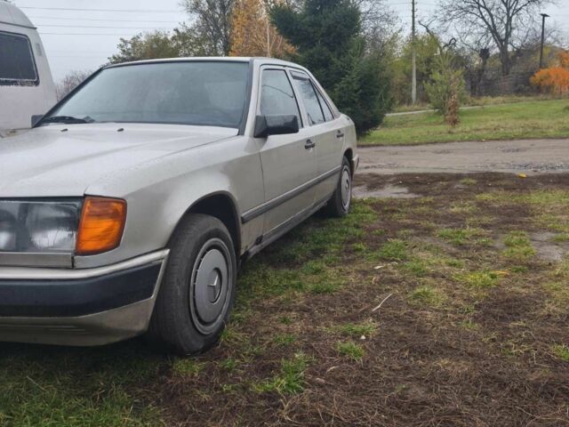 Бежевий Мерседес 230, об'ємом двигуна 2.3 л та пробігом 3 тис. км за 1800 $, фото 3 на Automoto.ua