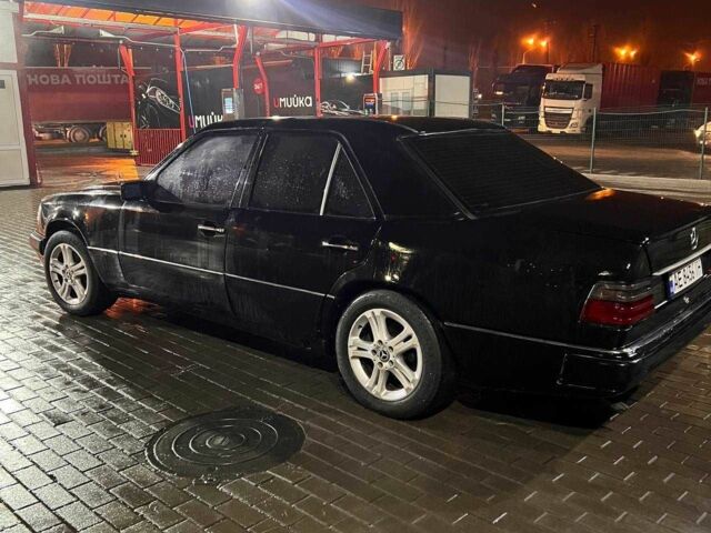 Черный Мерседес 230, объемом двигателя 2.3 л и пробегом 250 тыс. км за 2362 $, фото 1 на Automoto.ua