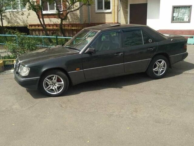 Чорний Мерседес 230, об'ємом двигуна 2.3 л та пробігом 292 тис. км за 6500 $, фото 8 на Automoto.ua