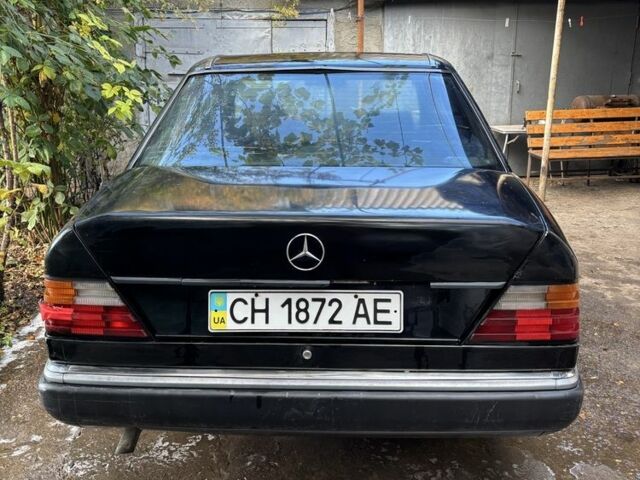Черный Мерседес 230, объемом двигателя 2.3 л и пробегом 500 тыс. км за 1750 $, фото 4 на Automoto.ua