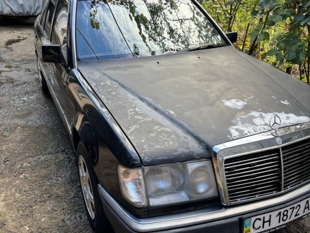 Черный Мерседес 230, объемом двигателя 2.3 л и пробегом 500 тыс. км за 1750 $, фото 2 на Automoto.ua