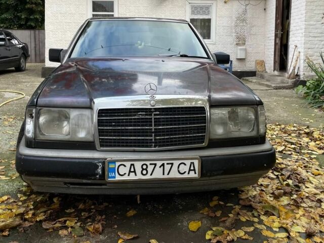 Чорний Мерседес 230, об'ємом двигуна 2.3 л та пробігом 508 тис. км за 1198 $, фото 1 на Automoto.ua