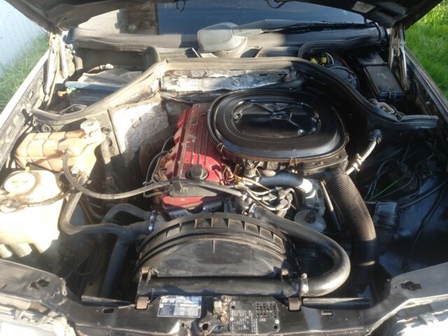 Черный Мерседес 230, объемом двигателя 2.3 л и пробегом 300 тыс. км за 2400 $, фото 2 на Automoto.ua