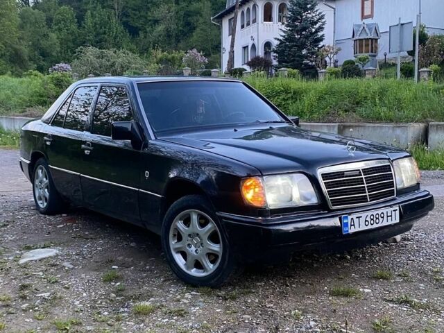 Черный Мерседес 230, объемом двигателя 2.3 л и пробегом 300 тыс. км за 2400 $, фото 3 на Automoto.ua
