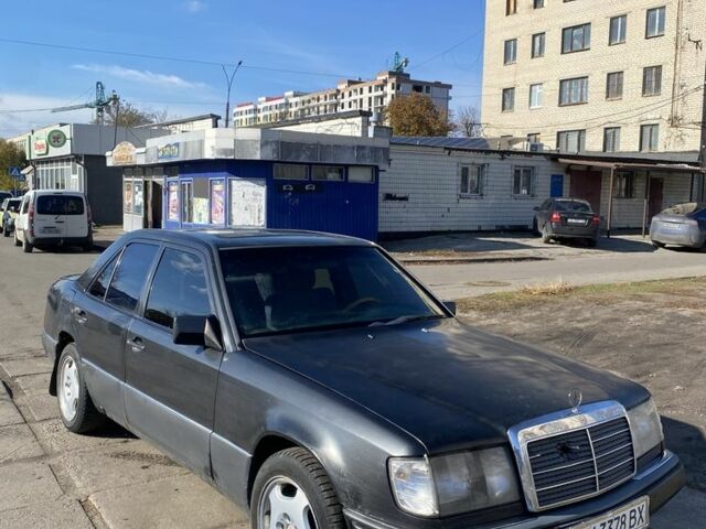 Чорний Мерседес 230, об'ємом двигуна 2.3 л та пробігом 3 тис. км за 1544 $, фото 5 на Automoto.ua