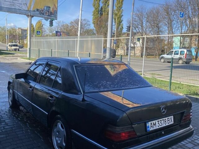 Чорний Мерседес 230, об'ємом двигуна 2.3 л та пробігом 3 тис. км за 1544 $, фото 1 на Automoto.ua