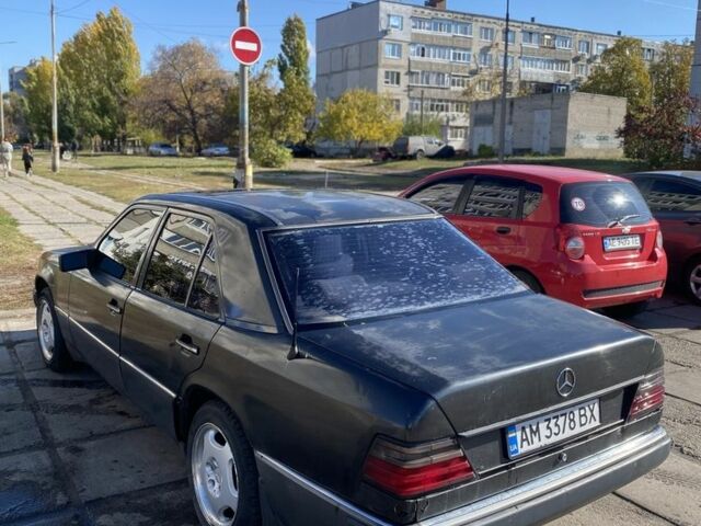 Чорний Мерседес 230, об'ємом двигуна 2.3 л та пробігом 3 тис. км за 1544 $, фото 3 на Automoto.ua