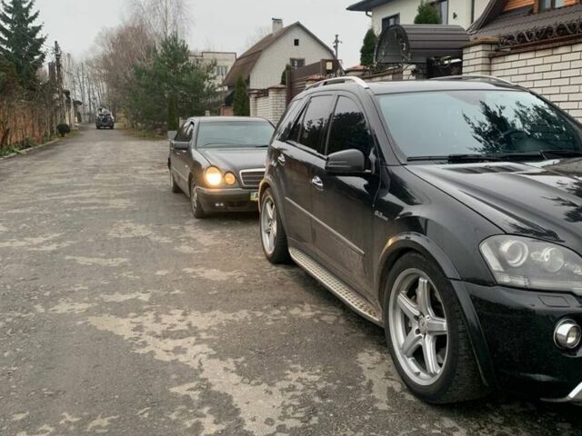 Черный Мерседес 230, объемом двигателя 2.3 л и пробегом 3 тыс. км за 2150 $, фото 2 на Automoto.ua