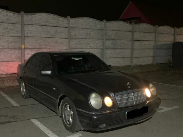 Черный Мерседес 230, объемом двигателя 2.3 л и пробегом 3 тыс. км за 2150 $, фото 4 на Automoto.ua