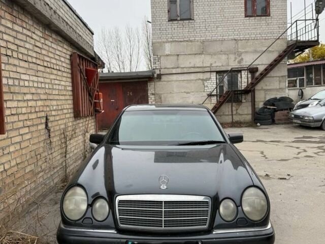 Черный Мерседес 230, объемом двигателя 2.3 л и пробегом 3 тыс. км за 2150 $, фото 1 на Automoto.ua