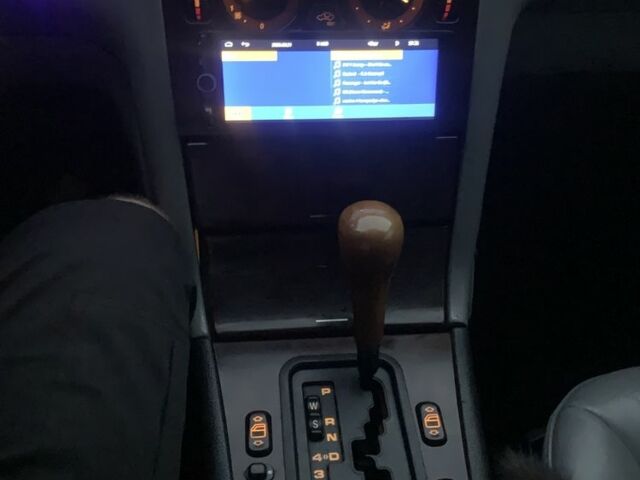 Чорний Мерседес 230, об'ємом двигуна 2.3 л та пробігом 505 тис. км за 3450 $, фото 4 на Automoto.ua