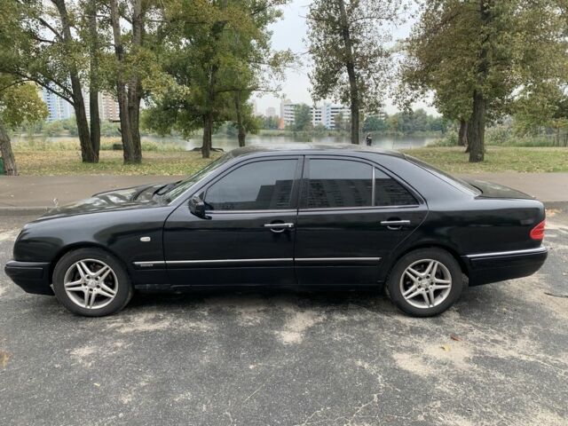 Чорний Мерседес 230, об'ємом двигуна 2.3 л та пробігом 505 тис. км за 3450 $, фото 3 на Automoto.ua