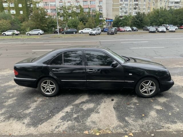 Чорний Мерседес 230, об'ємом двигуна 2.3 л та пробігом 505 тис. км за 3450 $, фото 1 на Automoto.ua