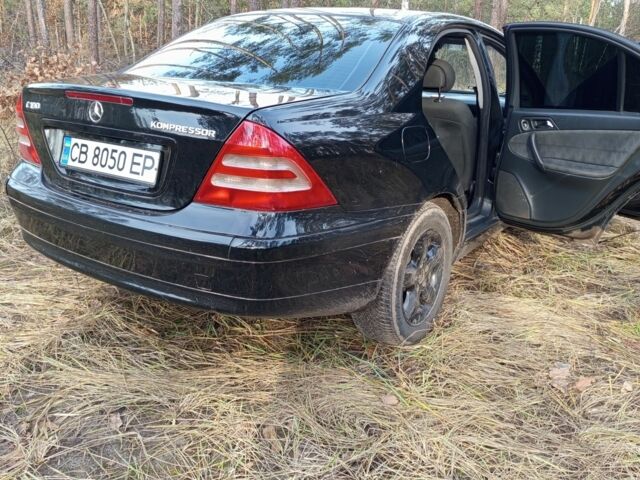Черный Мерседес 230, объемом двигателя 1.8 л и пробегом 111 тыс. км за 4500 $, фото 7 на Automoto.ua