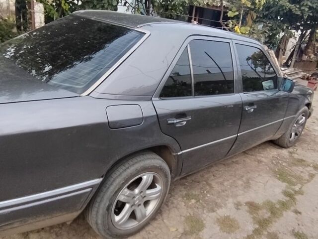 Фіолетовий Мерседес 230, об'ємом двигуна 2.3 л та пробігом 3 тис. км за 3363 $, фото 3 на Automoto.ua