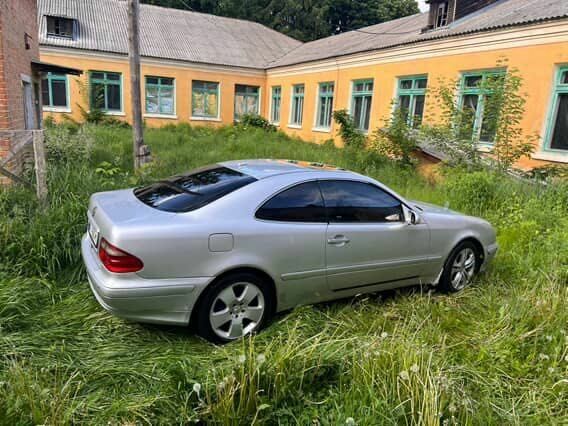 Серый Мерседес 230, объемом двигателя 2.3 л и пробегом 100 тыс. км за 1000 $, фото 2 на Automoto.ua