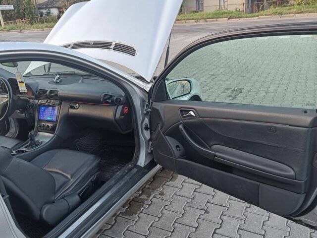 Серый Мерседес 230, объемом двигателя 2.3 л и пробегом 162 тыс. км за 4250 $, фото 11 на Automoto.ua