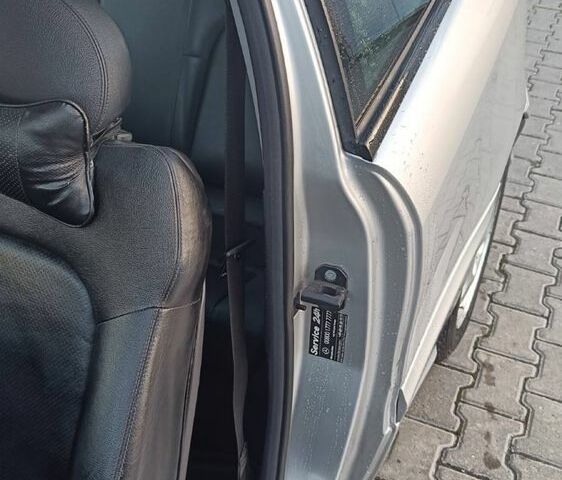 Серый Мерседес 230, объемом двигателя 2.3 л и пробегом 162 тыс. км за 4250 $, фото 9 на Automoto.ua