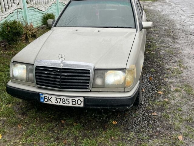 Сірий Мерседес 230, об'ємом двигуна 2.3 л та пробігом 3 тис. км за 1450 $, фото 1 на Automoto.ua