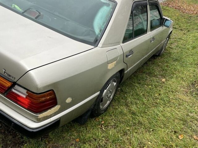 Сірий Мерседес 230, об'ємом двигуна 2.3 л та пробігом 3 тис. км за 1450 $, фото 3 на Automoto.ua