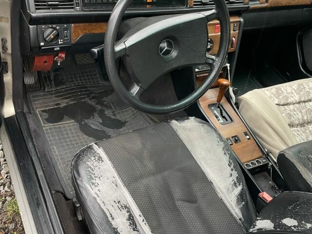 Сірий Мерседес 230, об'ємом двигуна 2.3 л та пробігом 3 тис. км за 1450 $, фото 4 на Automoto.ua
