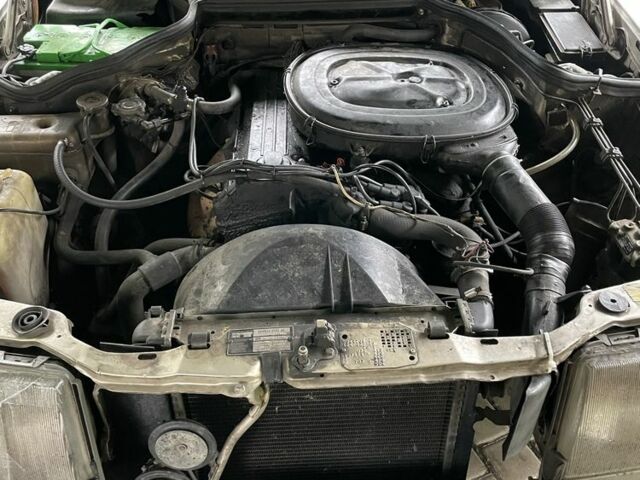 Сірий Мерседес 230, об'ємом двигуна 2.3 л та пробігом 3 тис. км за 1450 $, фото 6 на Automoto.ua