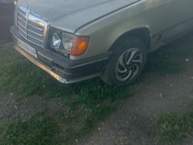 Серый Мерседес 230, объемом двигателя 2.3 л и пробегом 2 тыс. км за 700 $, фото 5 на Automoto.ua